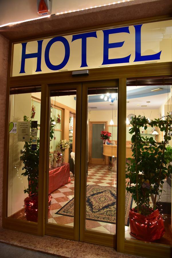 Hotel Residence Sant'Anna Bedonia Exteriör bild